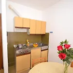 Sunny Right By The Apartament