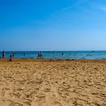 Apartament Sunny Right By The