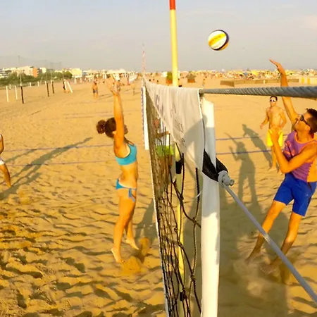 Sunny Right By The Lägenhet Bibione